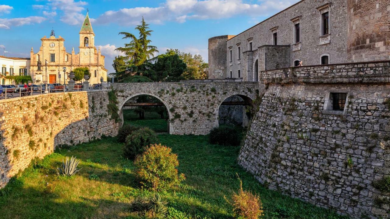 Allegretti'S House Venosa, Ospitalita E Accoglienza Экстерьер фото